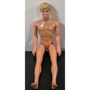 Vintage 1968 Barbie Blonde Hair/Blue Eyes Ken Doll Bendable Legs‎
